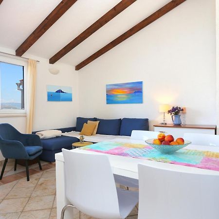 אוקרוג גורניי Apartments By The Sea Okrug Donji, Ciovo - 12502 חדר תמונה