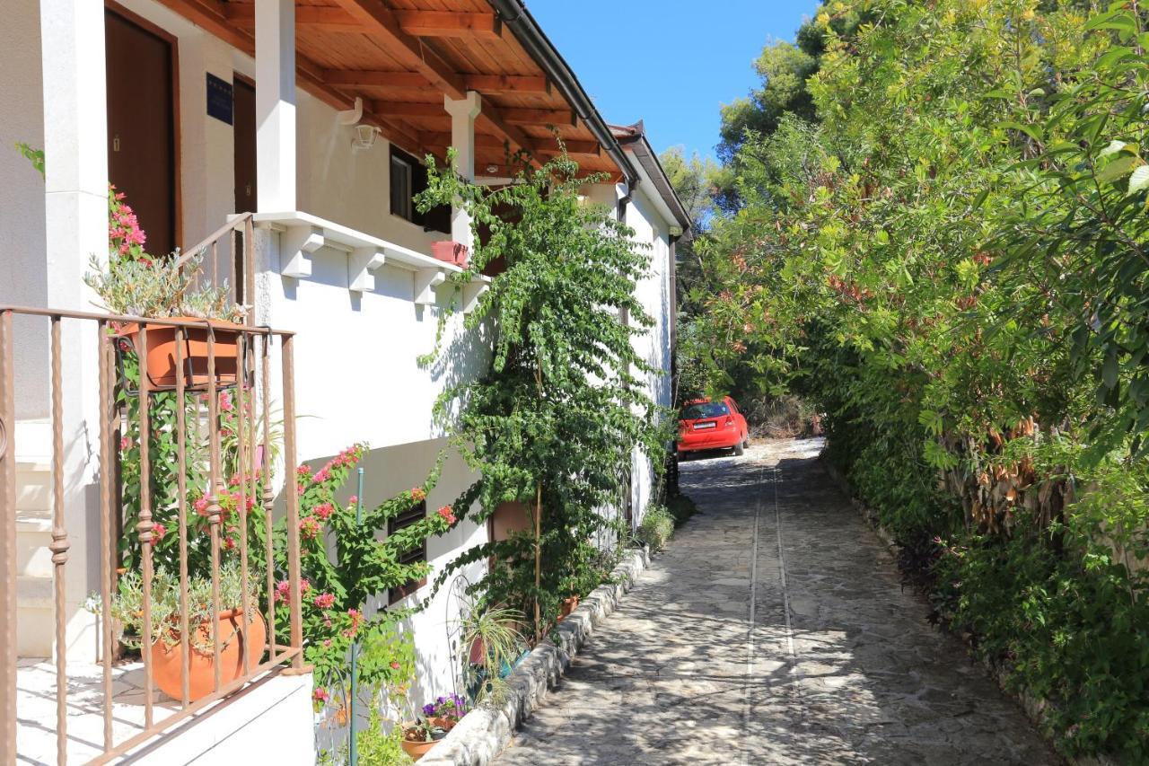 אוקרוג גורניי Apartments By The Sea Okrug Donji, Ciovo - 12502 מראה חיצוני תמונה