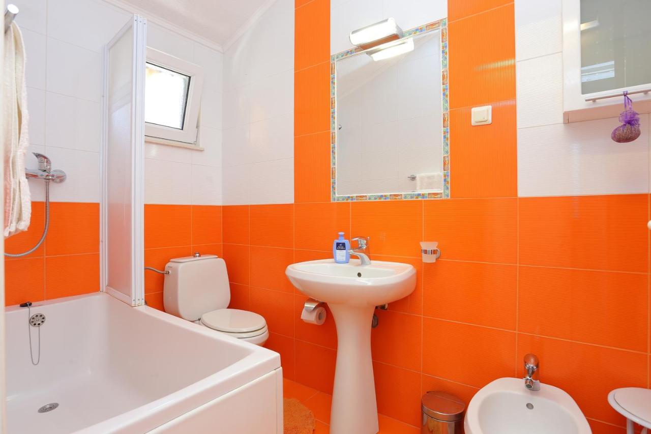 אוקרוג גורניי Apartments By The Sea Okrug Donji, Ciovo - 12502 מראה חיצוני תמונה