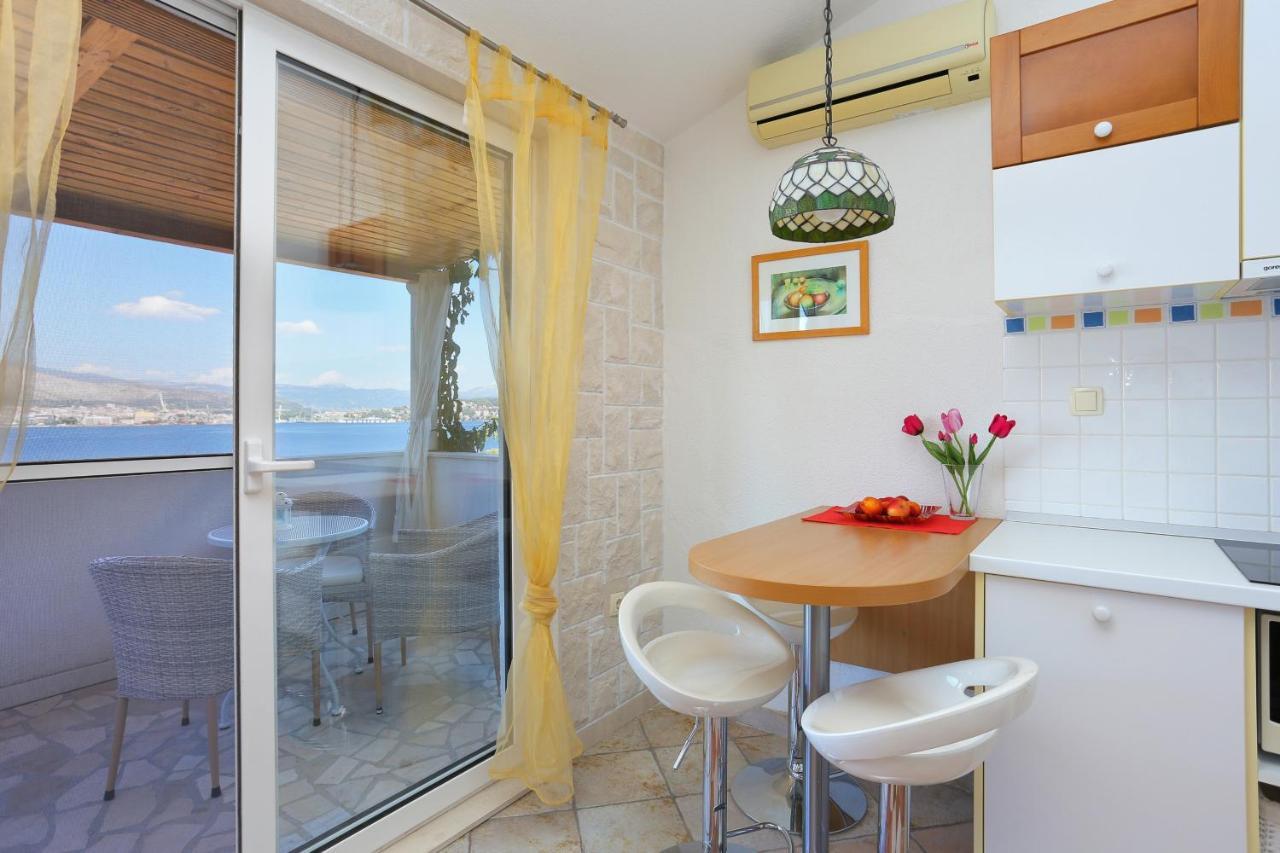 אוקרוג גורניי Apartments By The Sea Okrug Donji, Ciovo - 12502 מראה חיצוני תמונה