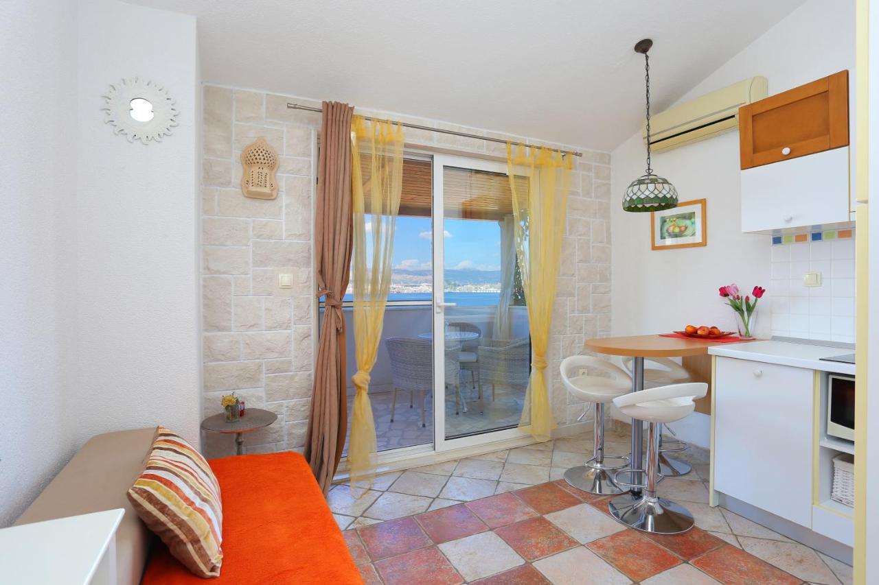 אוקרוג גורניי Apartments By The Sea Okrug Donji, Ciovo - 12502 מראה חיצוני תמונה