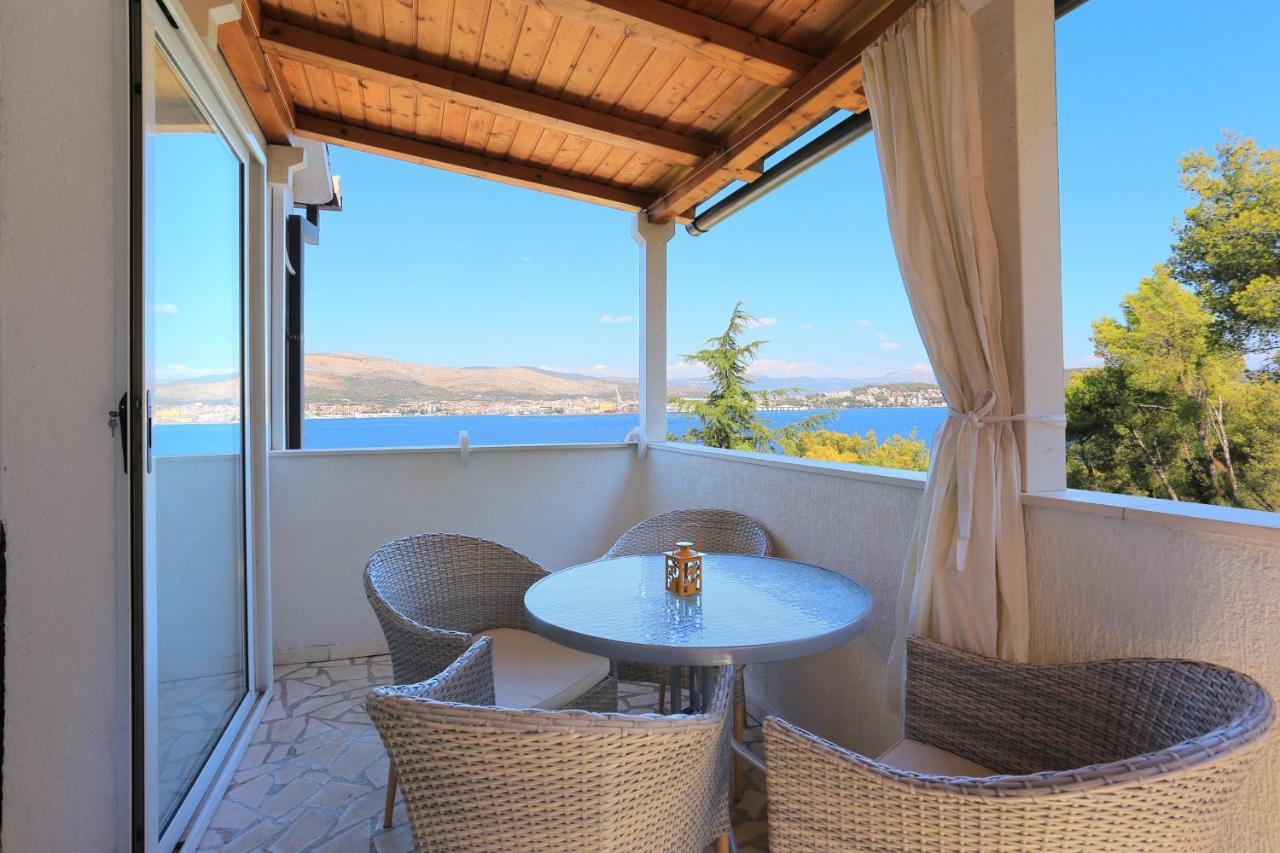 אוקרוג גורניי Apartments By The Sea Okrug Donji, Ciovo - 12502 מראה חיצוני תמונה