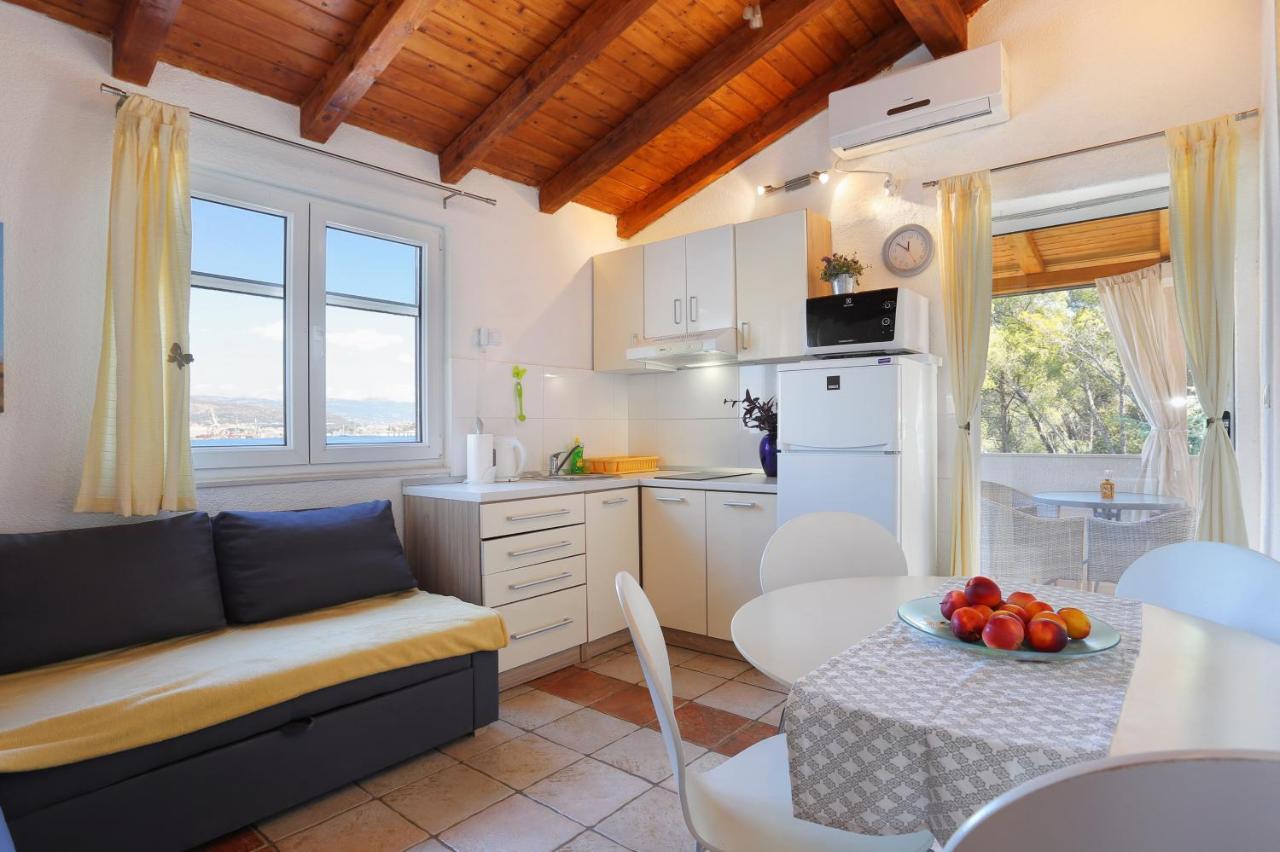 אוקרוג גורניי Apartments By The Sea Okrug Donji, Ciovo - 12502 מראה חיצוני תמונה