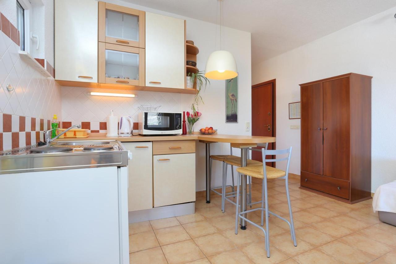 אוקרוג גורניי Apartments By The Sea Okrug Donji, Ciovo - 12502 מראה חיצוני תמונה