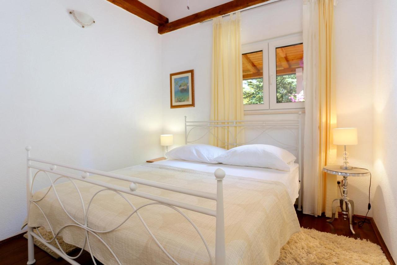 אוקרוג גורניי Apartments By The Sea Okrug Donji, Ciovo - 12502 מראה חיצוני תמונה