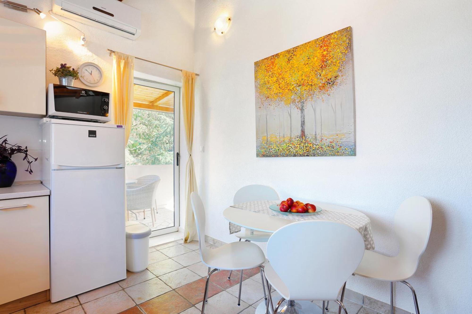 אוקרוג גורניי Apartments By The Sea Okrug Donji, Ciovo - 12502 חדר תמונה