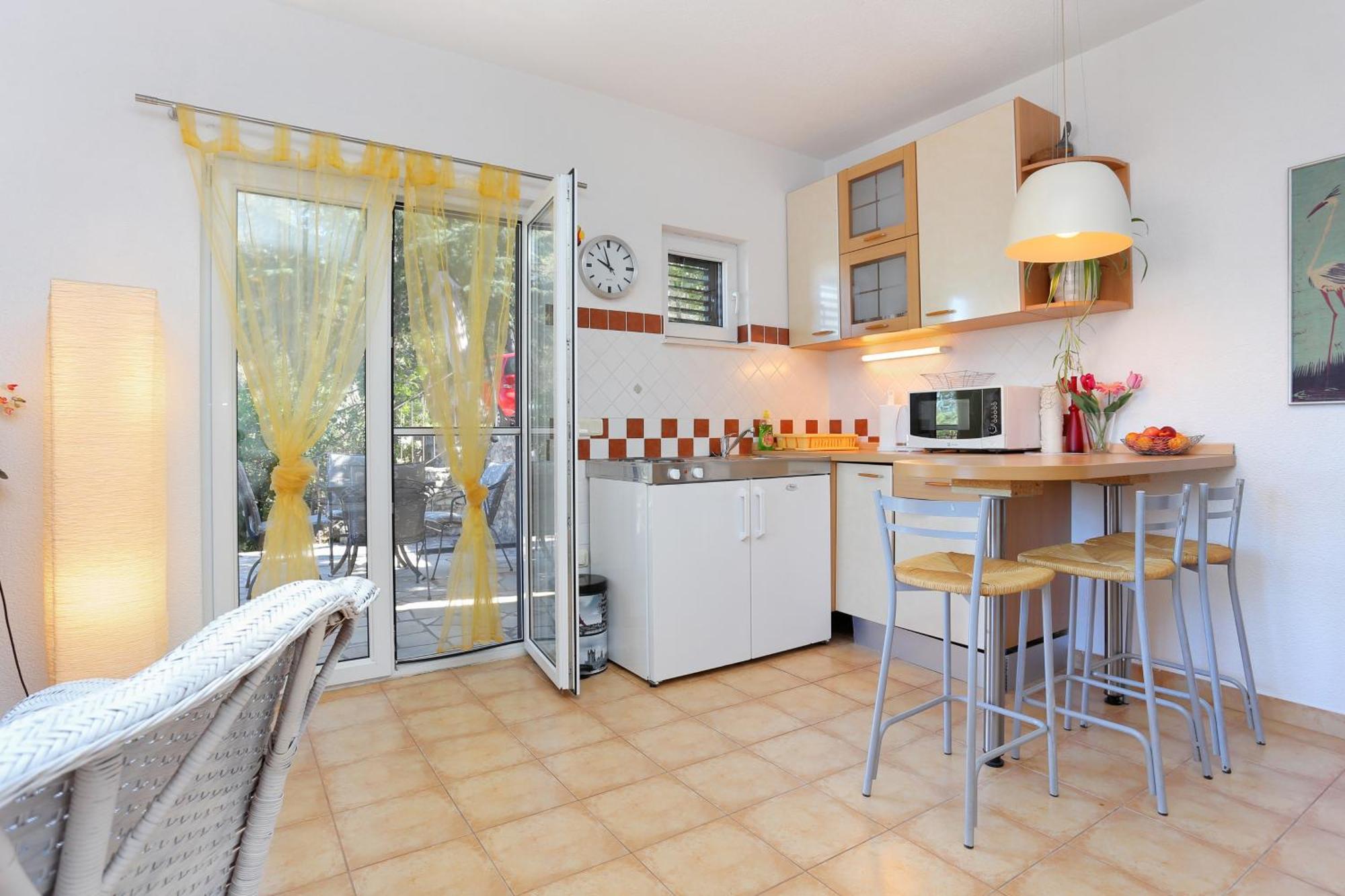 אוקרוג גורניי Apartments By The Sea Okrug Donji, Ciovo - 12502 חדר תמונה