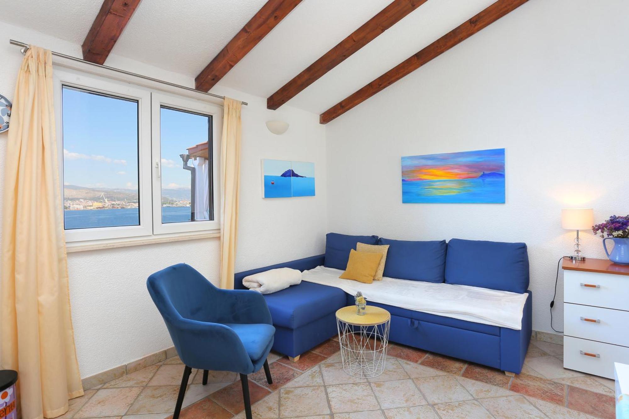 אוקרוג גורניי Apartments By The Sea Okrug Donji, Ciovo - 12502 חדר תמונה