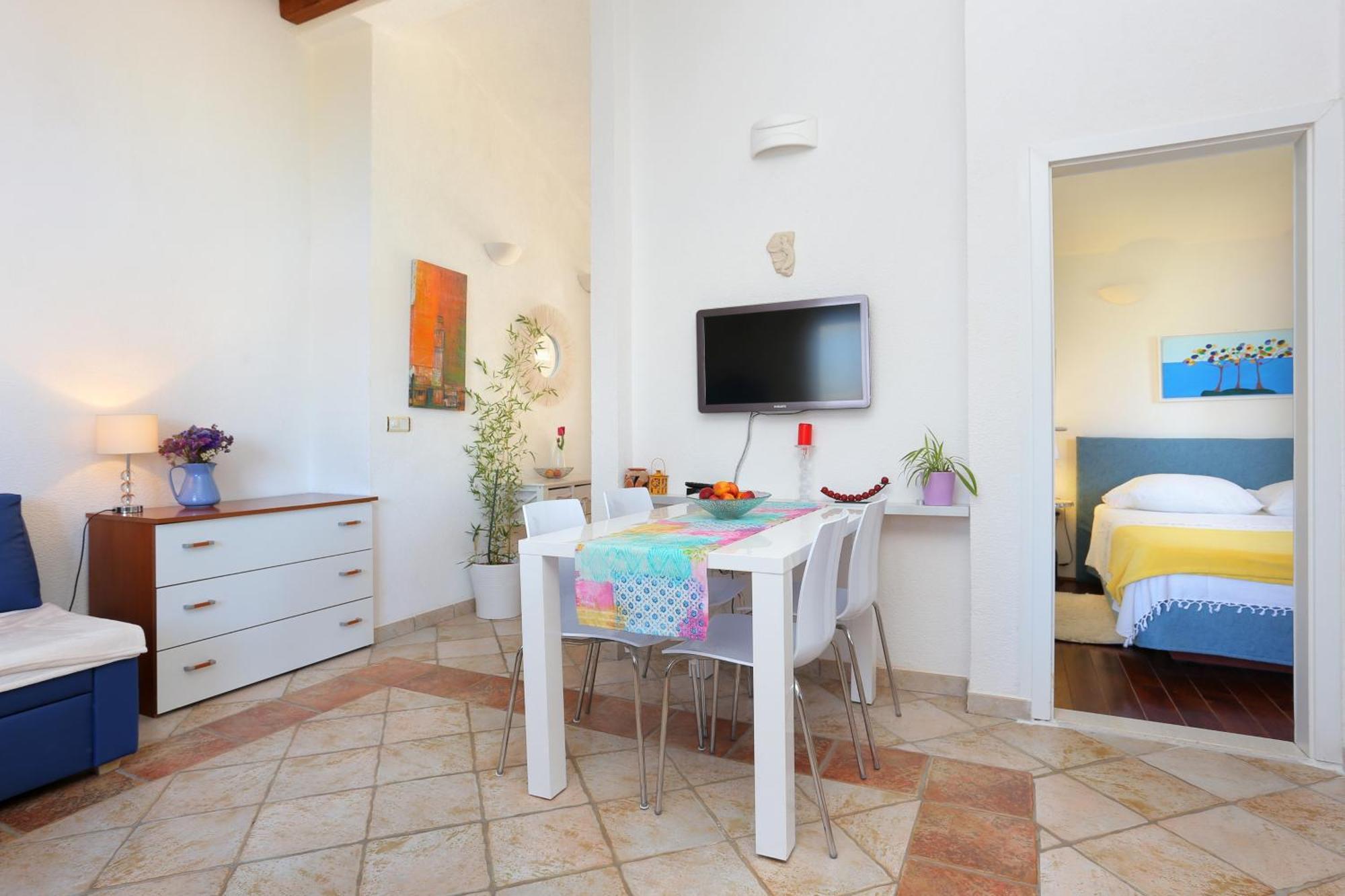 אוקרוג גורניי Apartments By The Sea Okrug Donji, Ciovo - 12502 חדר תמונה