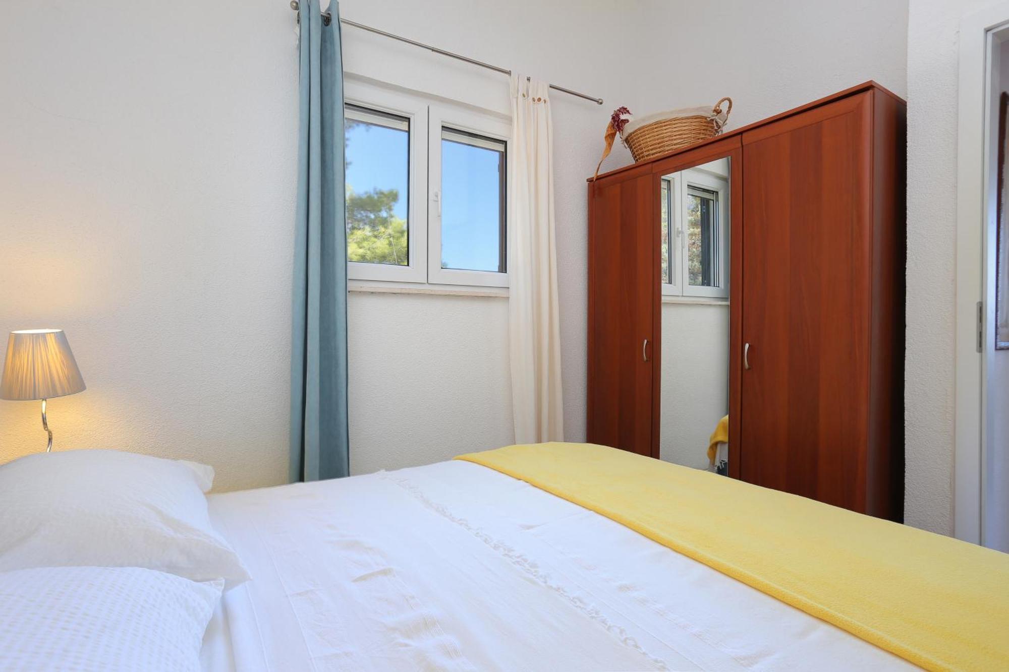 אוקרוג גורניי Apartments By The Sea Okrug Donji, Ciovo - 12502 חדר תמונה