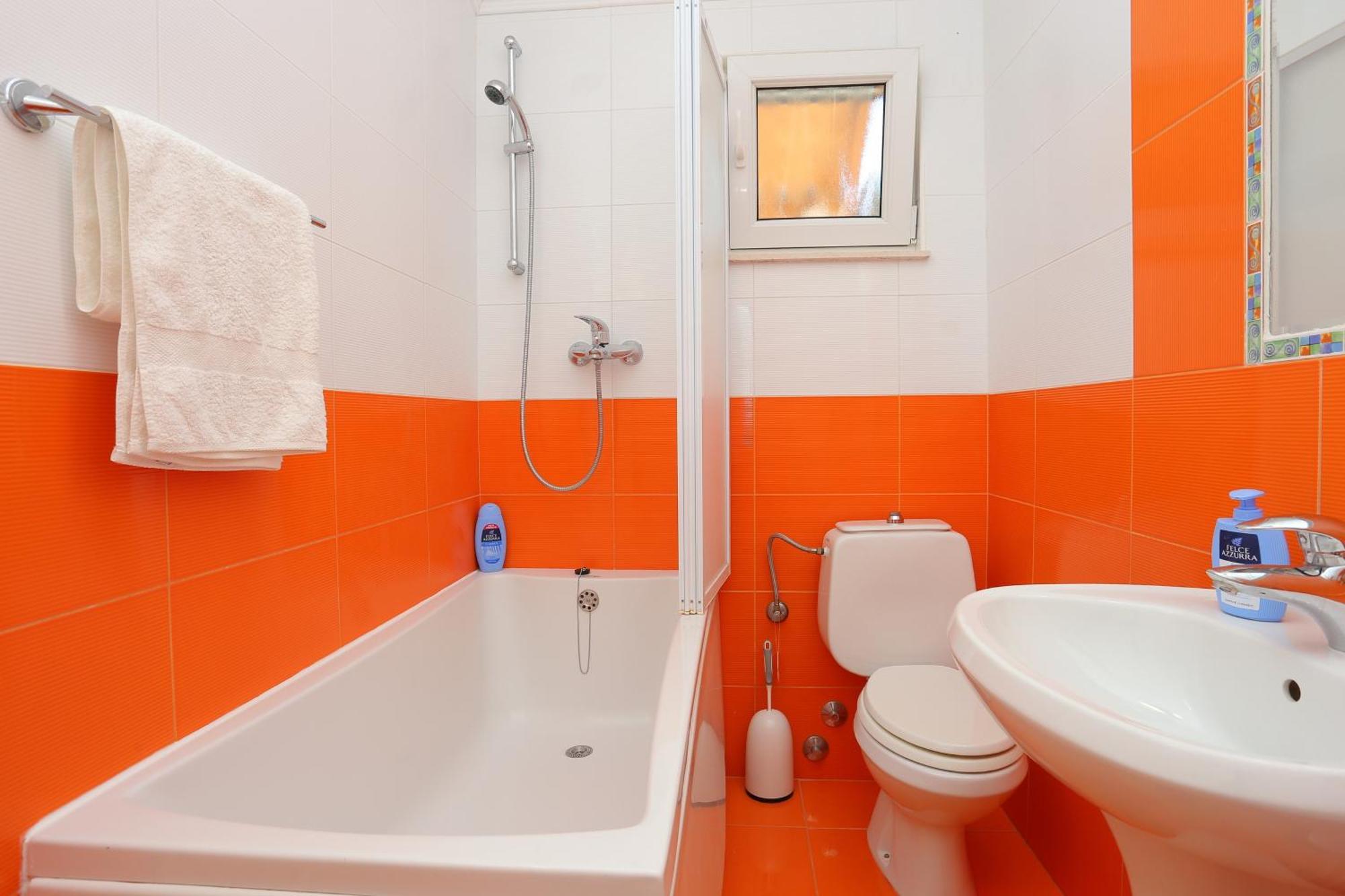 אוקרוג גורניי Apartments By The Sea Okrug Donji, Ciovo - 12502 חדר תמונה